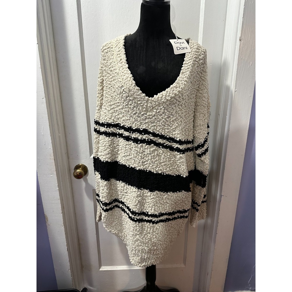 Davi‎ & Dani Cream and Black Popcorn Sweater in 2X NWT